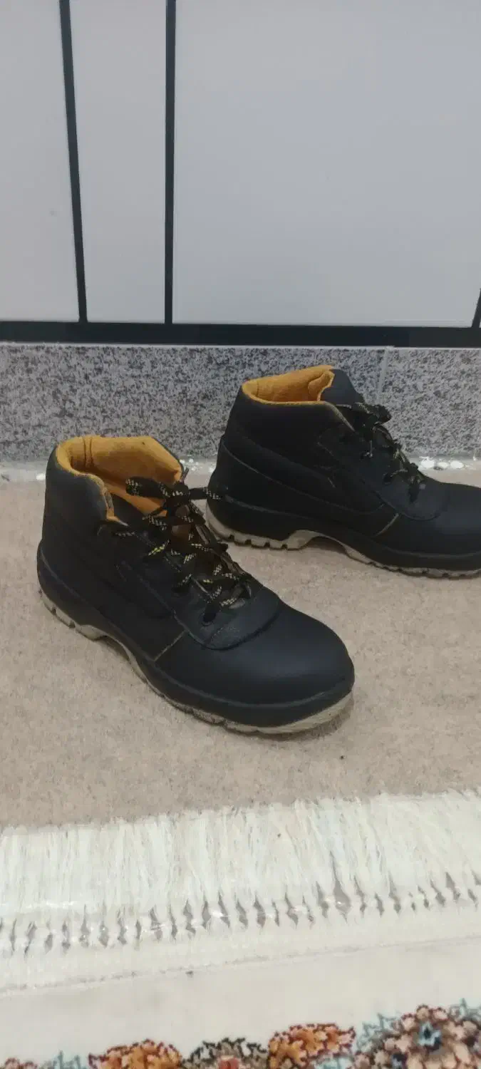 کفش ایمنی|کیف، کفش، کمربند|دزفول, |دیوار