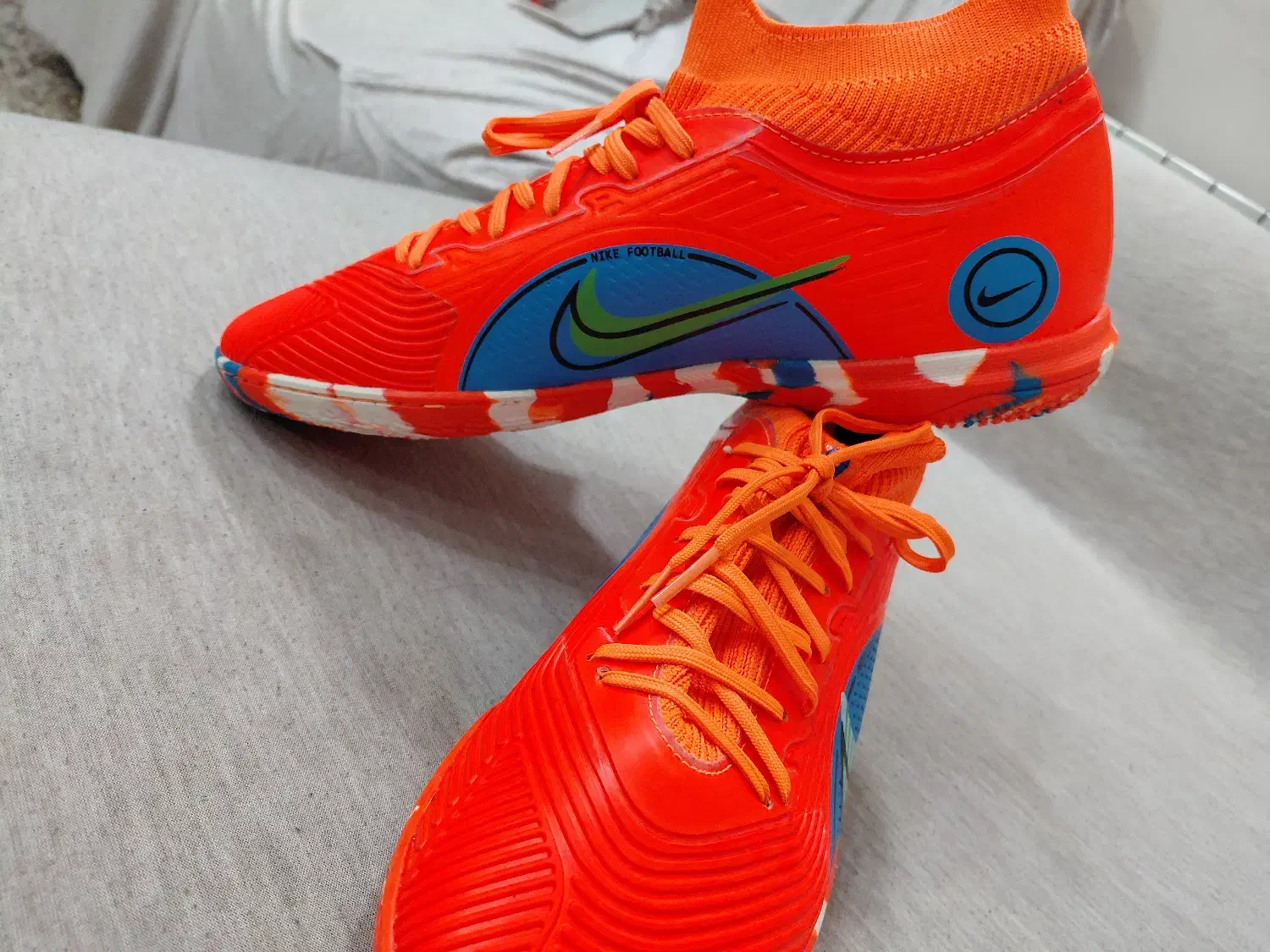 کفش سالنی، کتونی فوتسال|کیف، کفش، کمربند|رشت, کوی مهر|دیوار