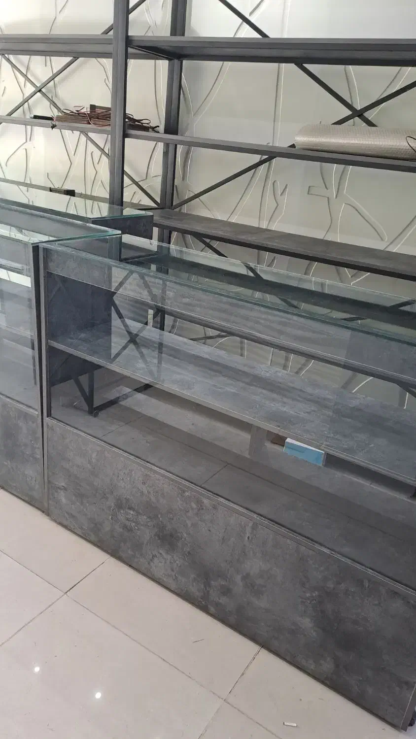 فروش ۳ عدد ویترین مغازه نو|فروشگاه و مغازه|شاهینشهر, فدک|دیوار