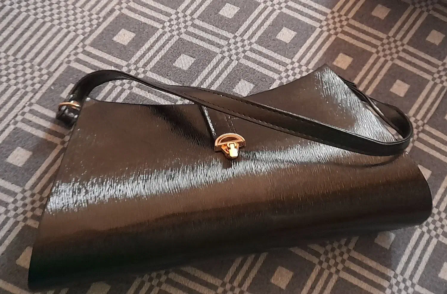 کیف|کیف، کفش، کمربند|کاشان, شهرک انقلاب|دیوار