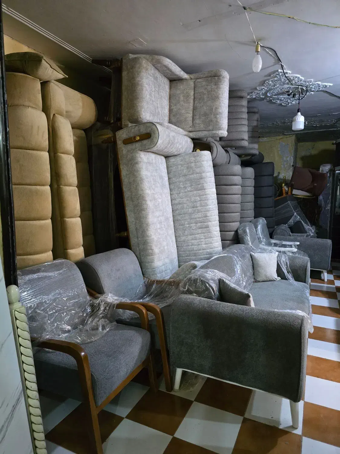 مبلمان نو مبل درجه یک کالاخانه بزرگ سورنا تانکسازی|مبلمان خانگی و میز عسلی|مسجد سلیمان, |دیوار