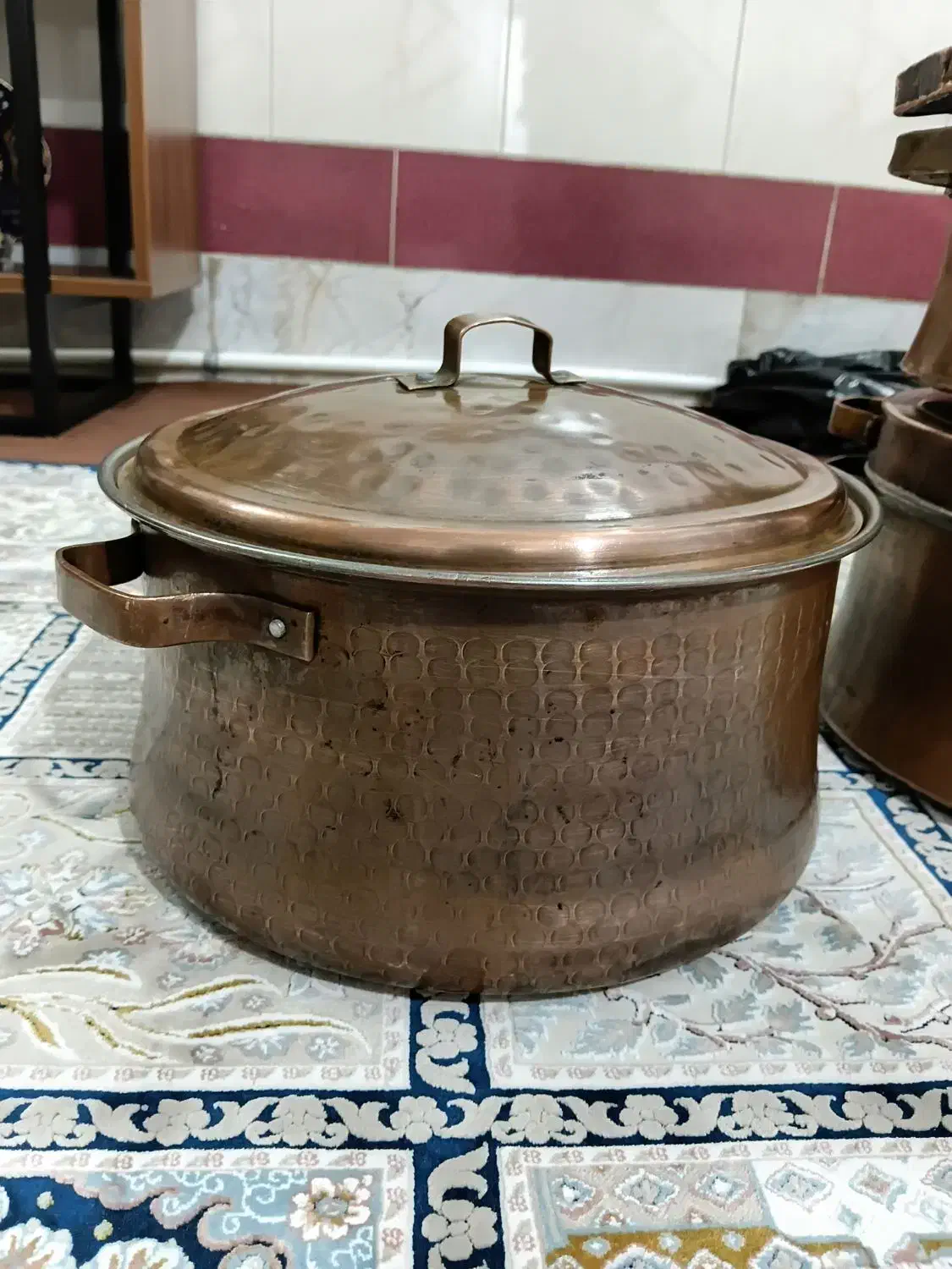 قابلمه مسی|ظروف پخت‌وپز|قم, نیروگاه|دیوار