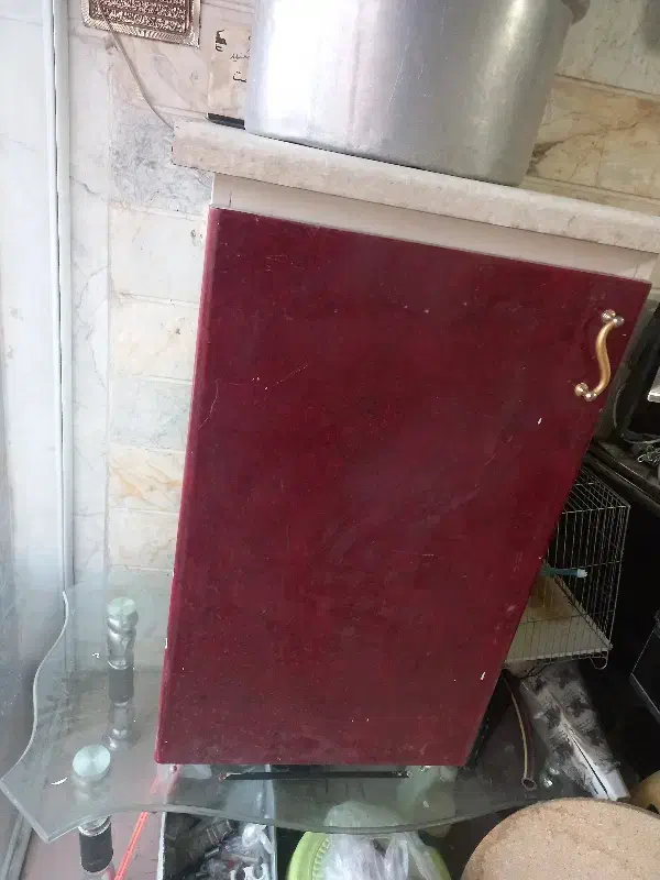 کابینت زیر سماوری و تعدادی وسیله در تصویر فروشی|مصالح و تجهیزات ساختمان|اقبالیه, |دیوار