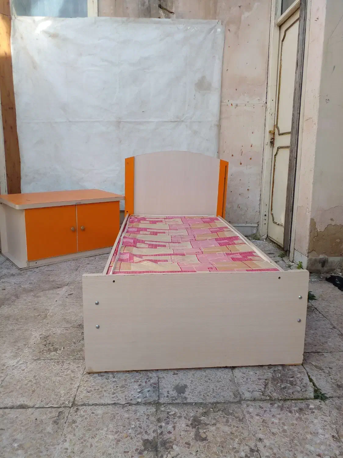 تخت خواب تکنفره ام دی اف باکمد کنار تخت|تخت و سرویس خواب|تنکابن, |دیوار