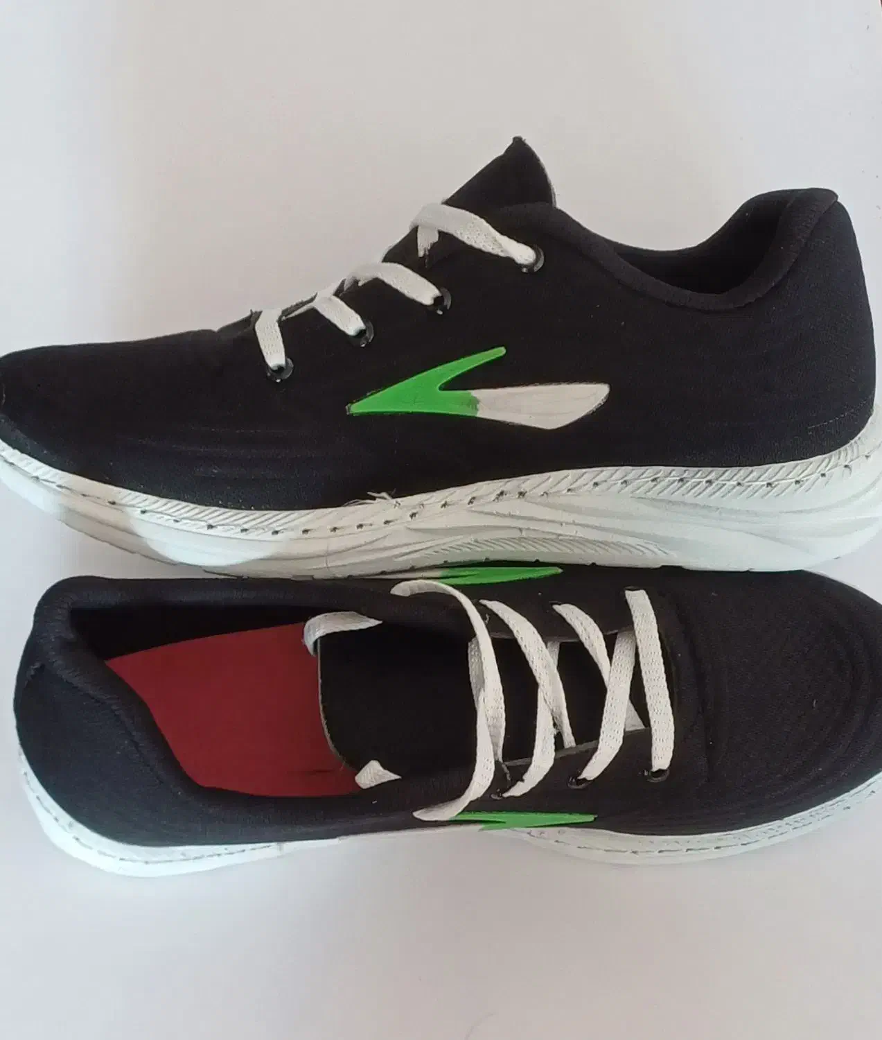 کفش اسپورت فقط ۲۹۹ هزار تومان با سکه و اسکناس|کیف، کفش، کمربند|اصفهان, شهرک صنعتی امیرکبیر (شاپور جدید)|دیوار