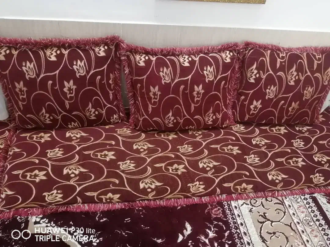 4 تا کناره 6 تا هم پشتی|مبلمان خانگی و میز عسلی|لار, |دیوار