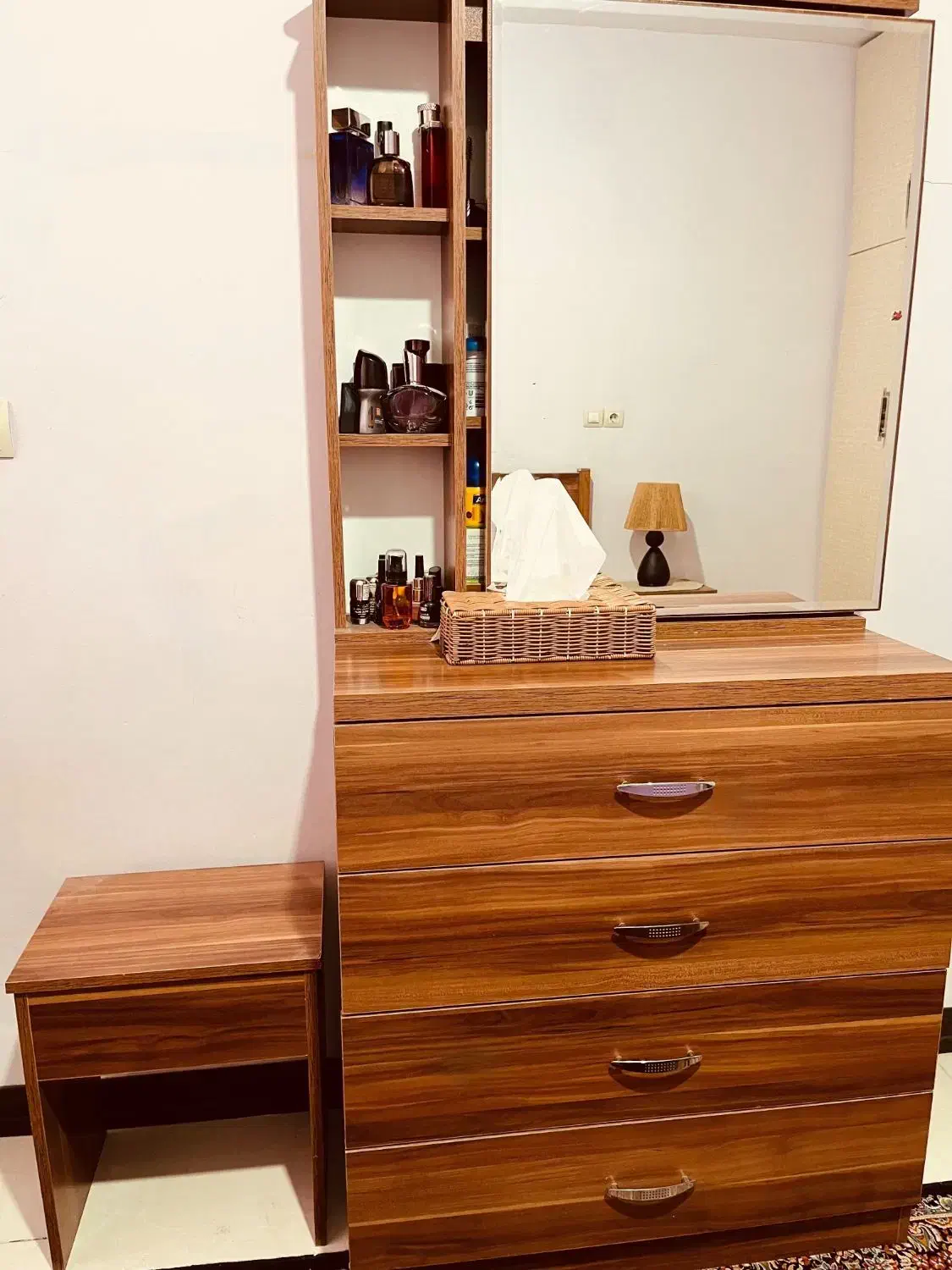 میز آرایش|تخت و سرویس خواب|سیرجان, |دیوار