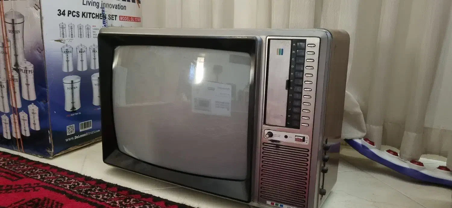 تلویزیون قدیمی تماشا(رنگی)|کلکسیون اشیاء عتیقه|مشهد, تربیت (صدف)|دیوار