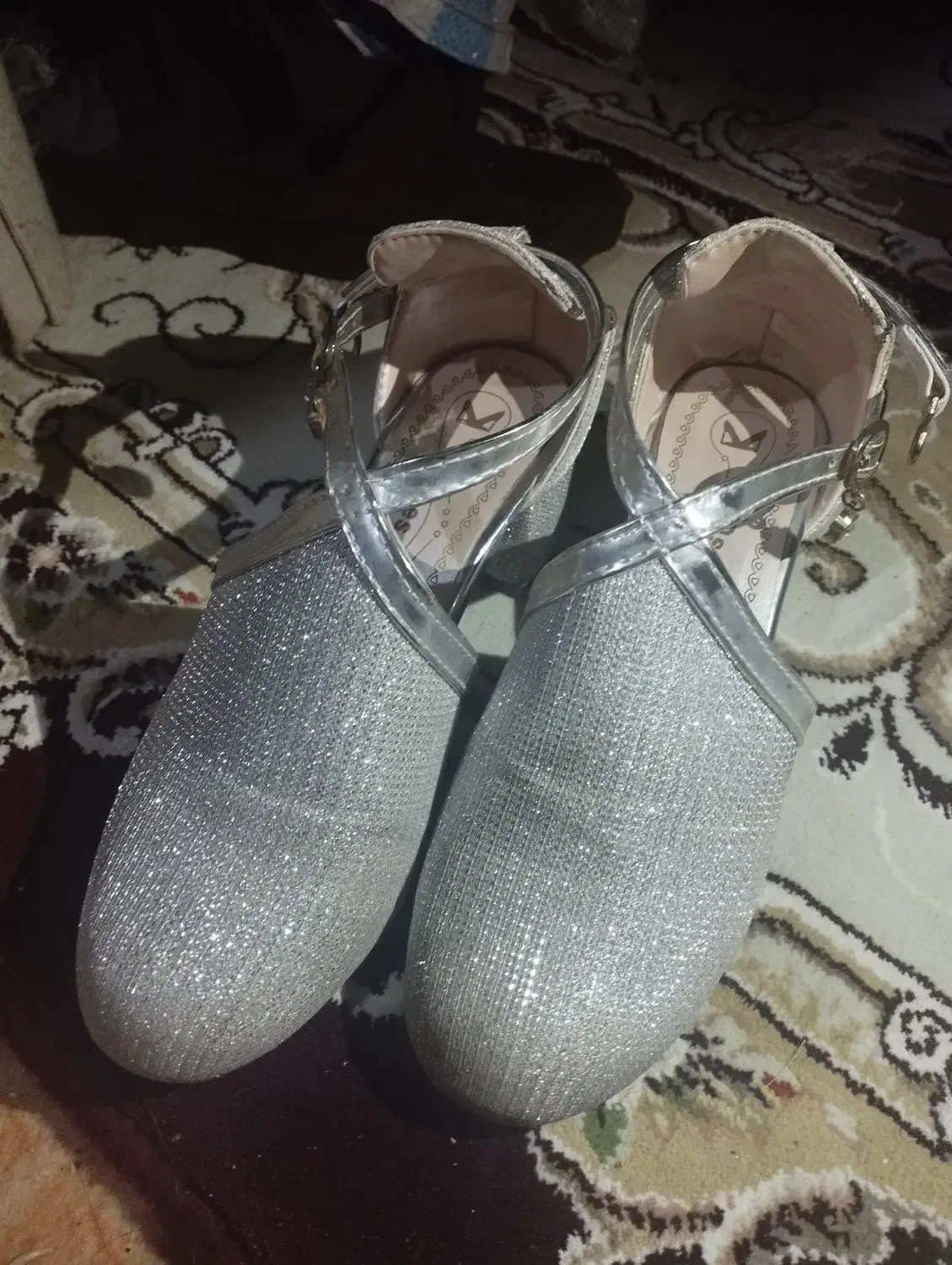 کفش|کیف، کفش، کمربند|زابل, |دیوار