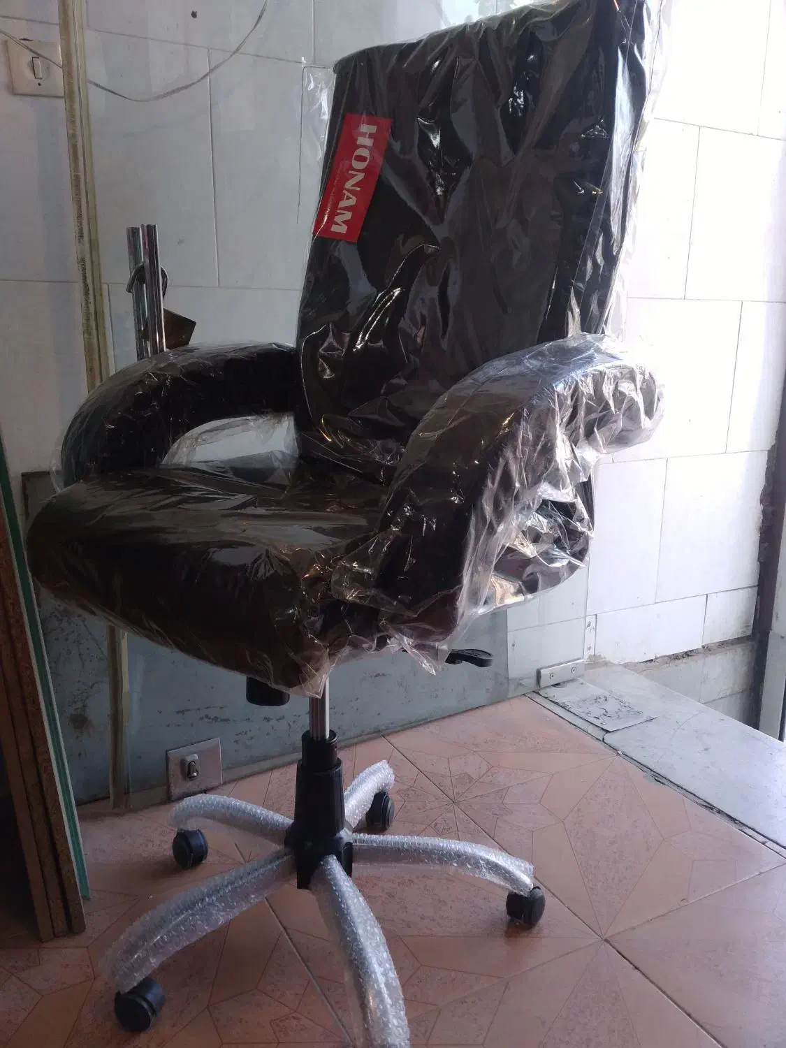 صندلی|دفتر کار|اصفهان, هفتون|دیوار