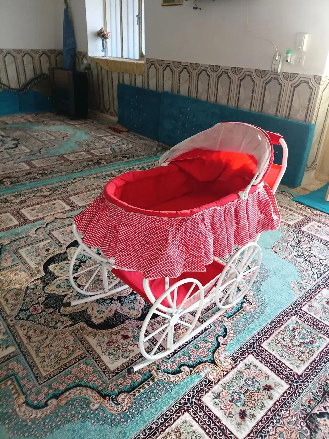 گهواره|تخت و صندلی بچه|دهدشت, |دیوار