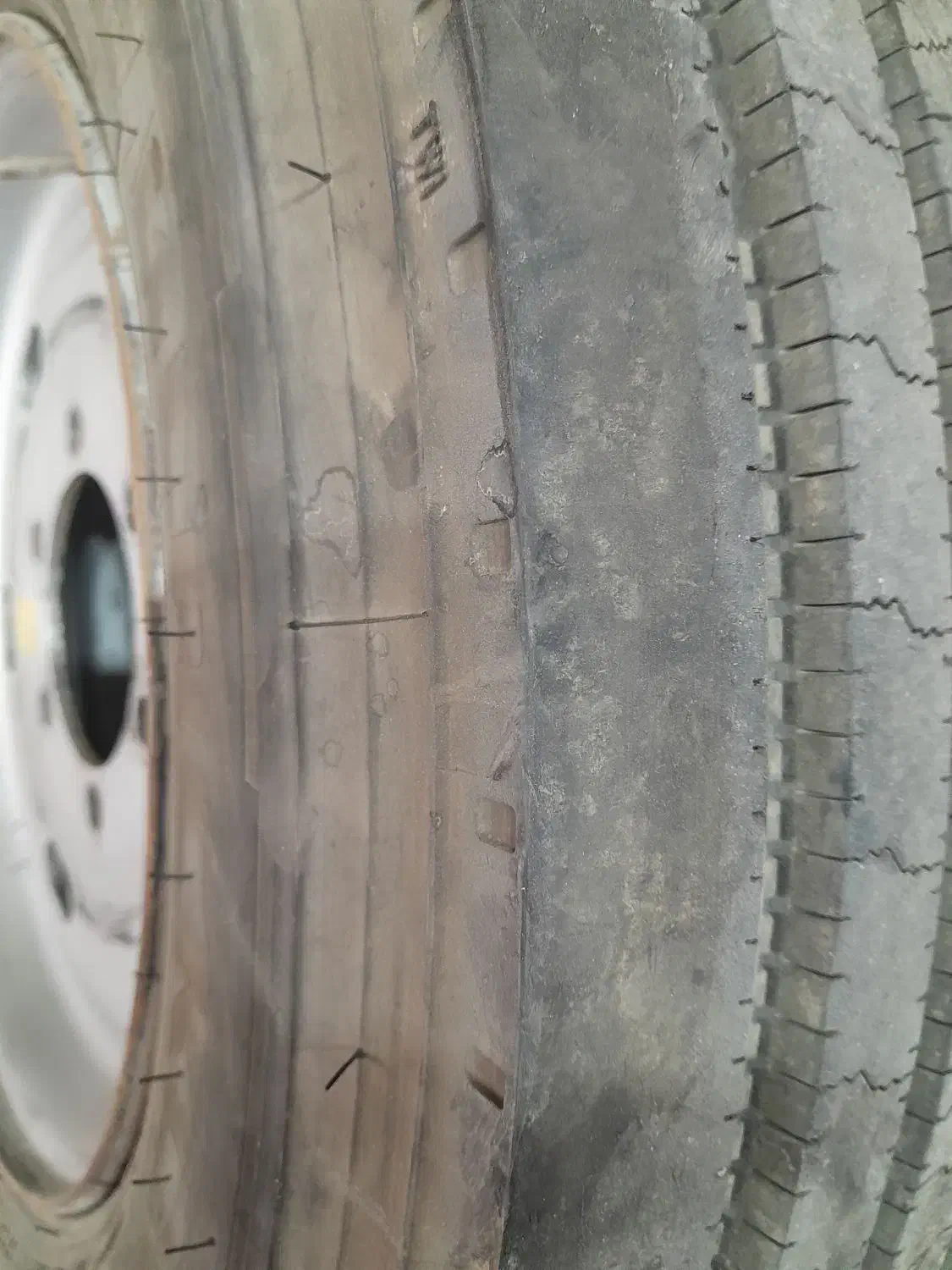 لاستیک‌تیوپلس‌نیسان‌خاوری|قطعات یدکی و لوازم جانبی|ملک‌آباد, |دیوار