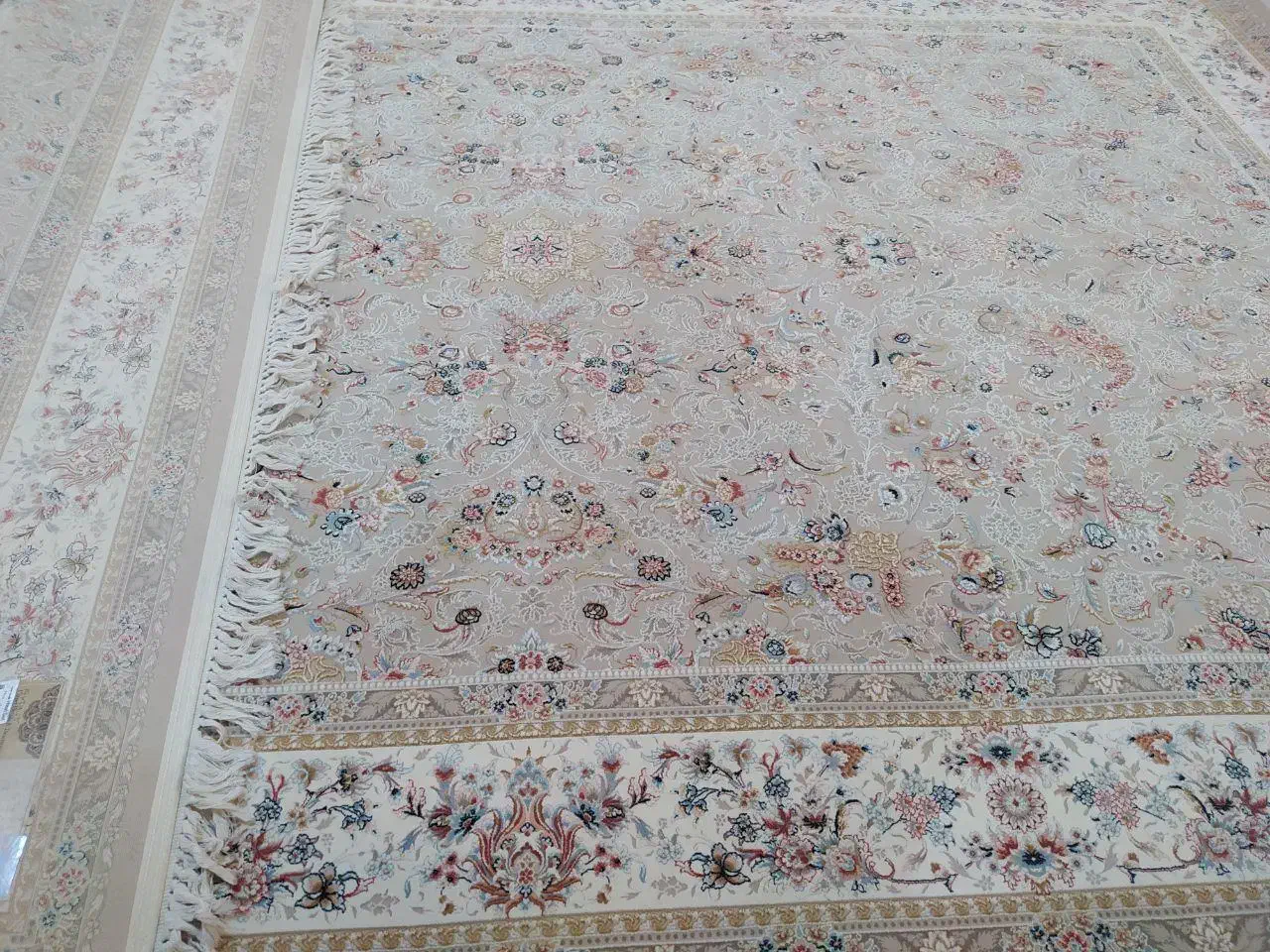 فرش نو|فرش|گلستان (تهران), |دیوار