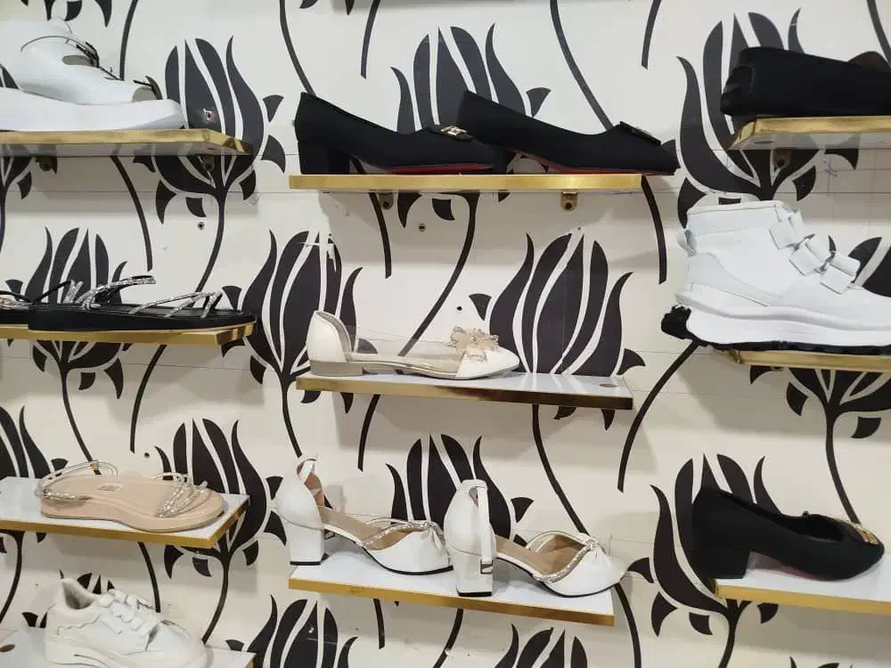 میز چوبی سه متری، استند چوبی کفش یا کیف..|فروشگاه و مغازه|فسا, |دیوار