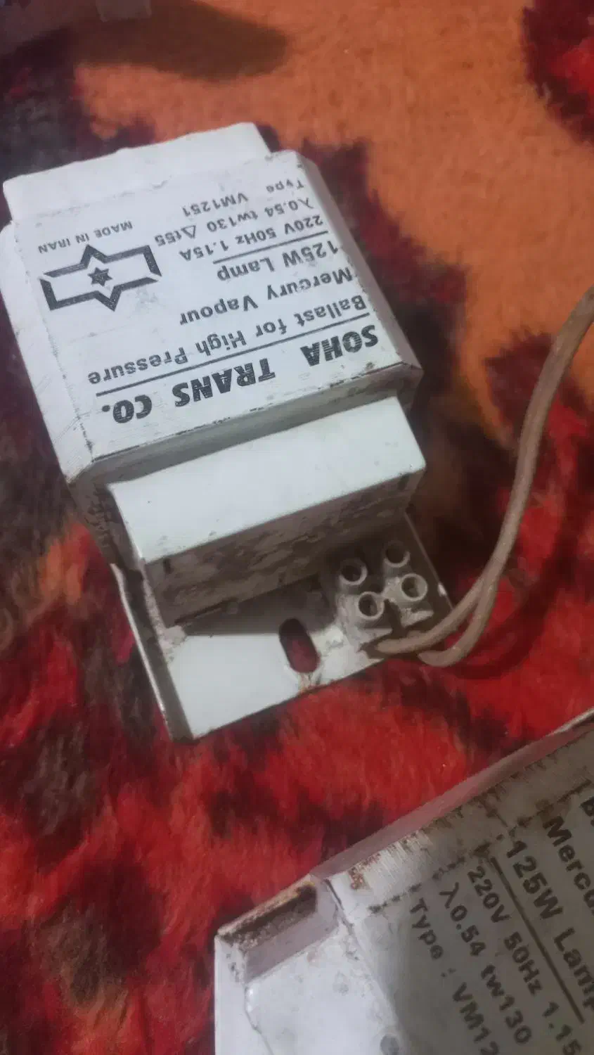 دو عدد ترانس برق|لامپ و چراغ|قم, قم نو|دیوار