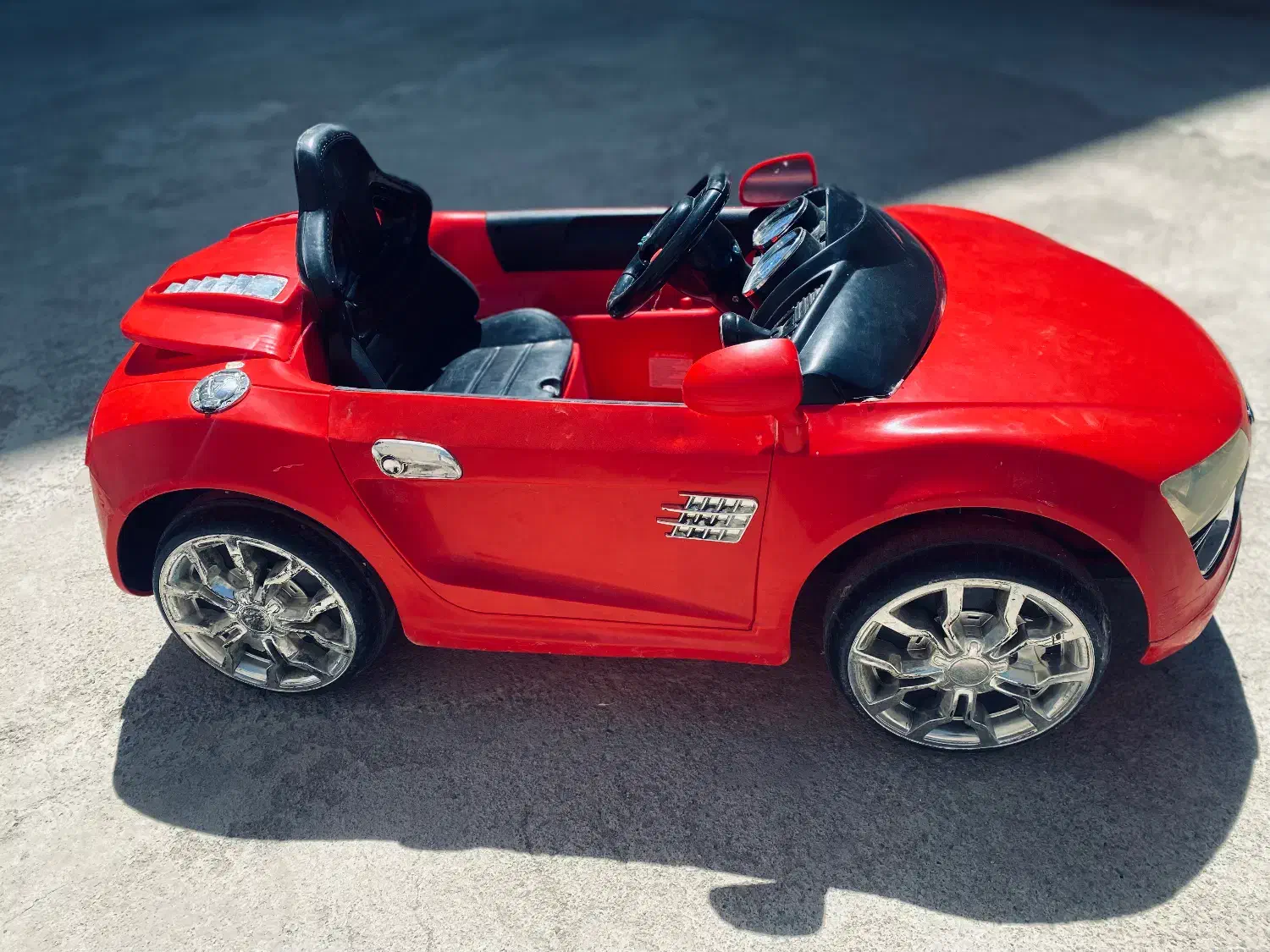 ماشین شارژی بدون ایراد|اسباب‌بازی بچه|قروه, |دیوار