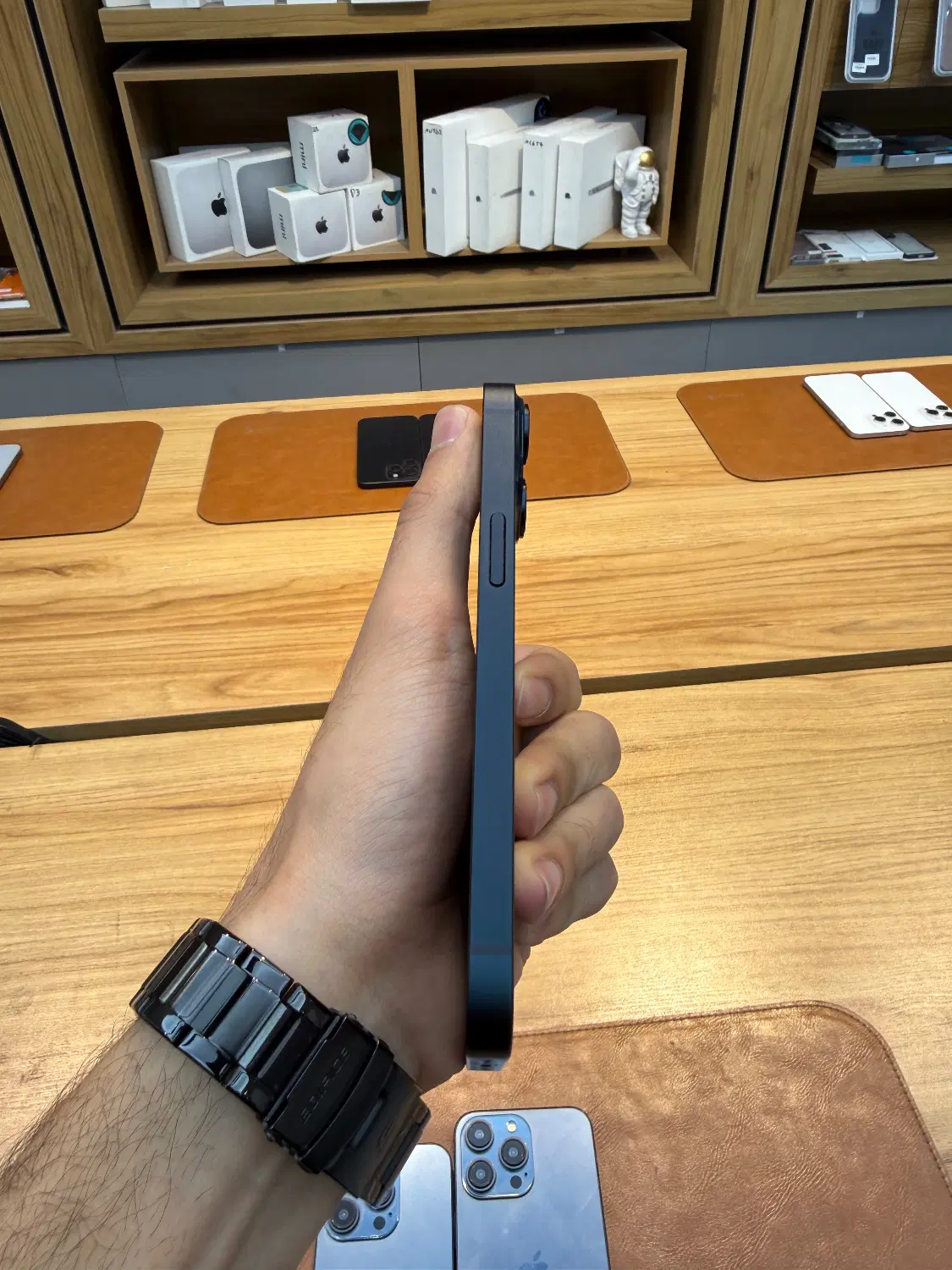 iPhone 14 normal CH/A|موبایل|مشهد, کوه سنگی|دیوار
