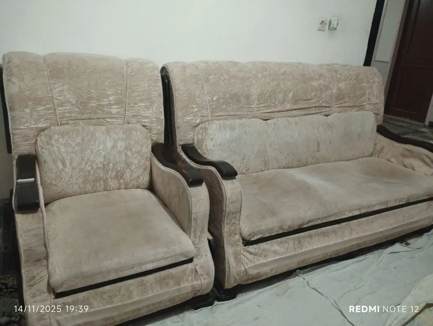 مبل هفت نفره|مبلمان خانگی و میز عسلی|نیشابور, مدرس|دیوار