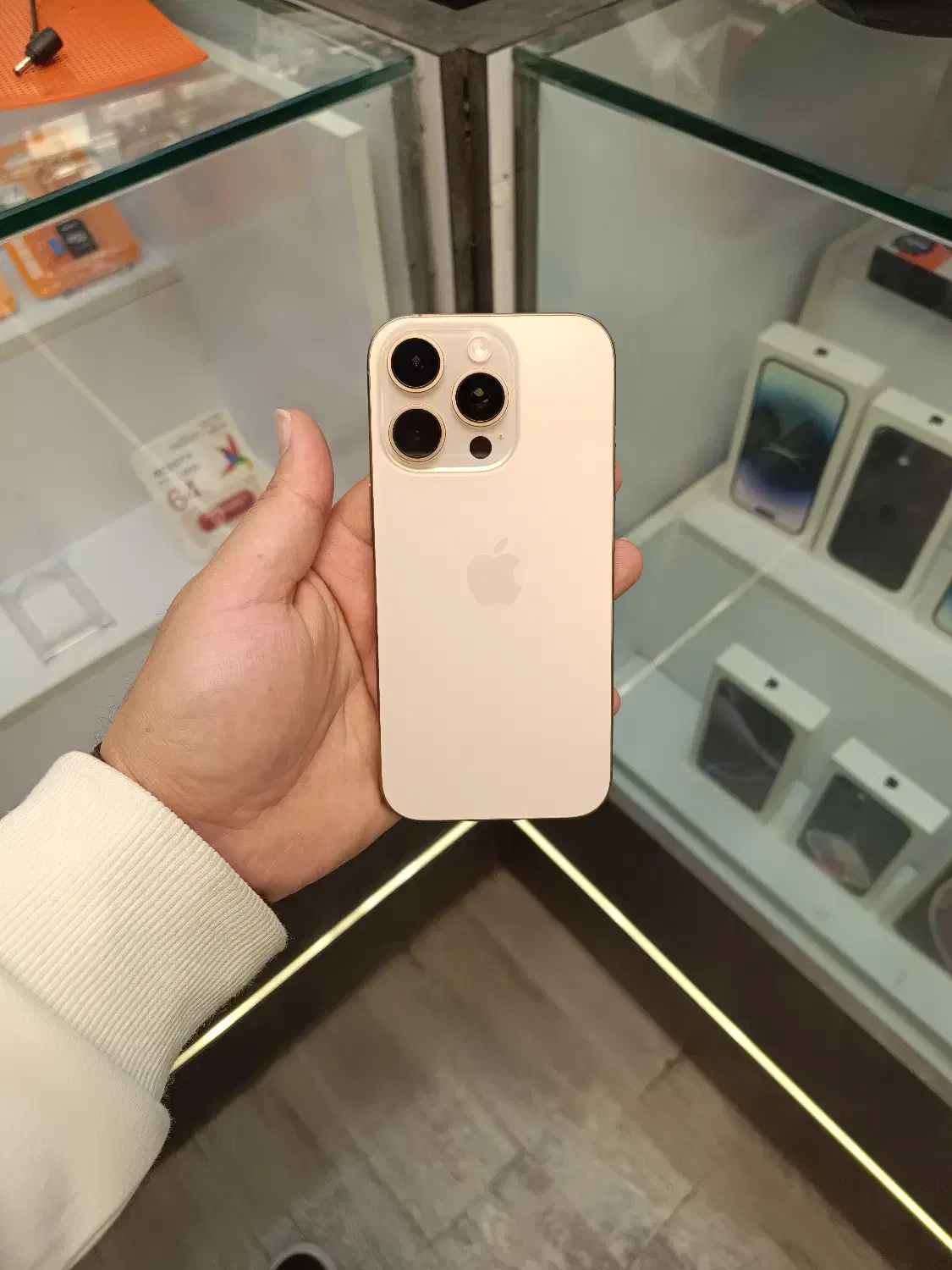 آیفون ۱۶ پرو ۲۵۶ گیگ za با ریجستر|موبایل|اراک, |دیوار