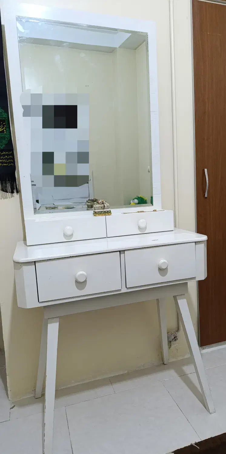 میز آرایش (زیر قیمت ) فوری|میز تحریر و کامپیوتر|رباط‌کریم, مسکن مهر آبشناسان|دیوار