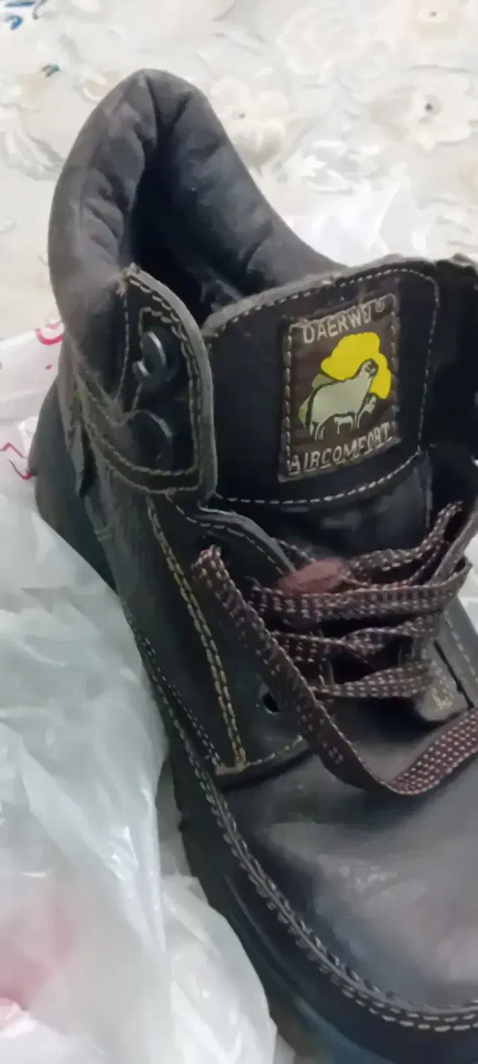 کفش پوتین خارجی پشمی گرم|کیف، کفش، کمربند|ری, اقدسیه|دیوار