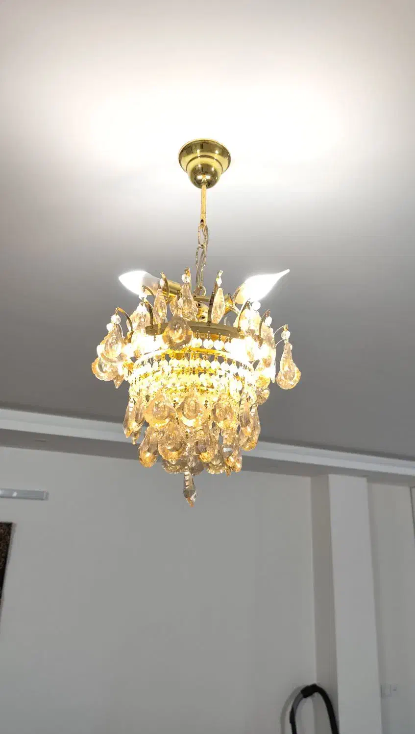 یک جفت لوستر کریستال|لوستر و چراغ آویز|اصفهان, بهارستان|دیوار