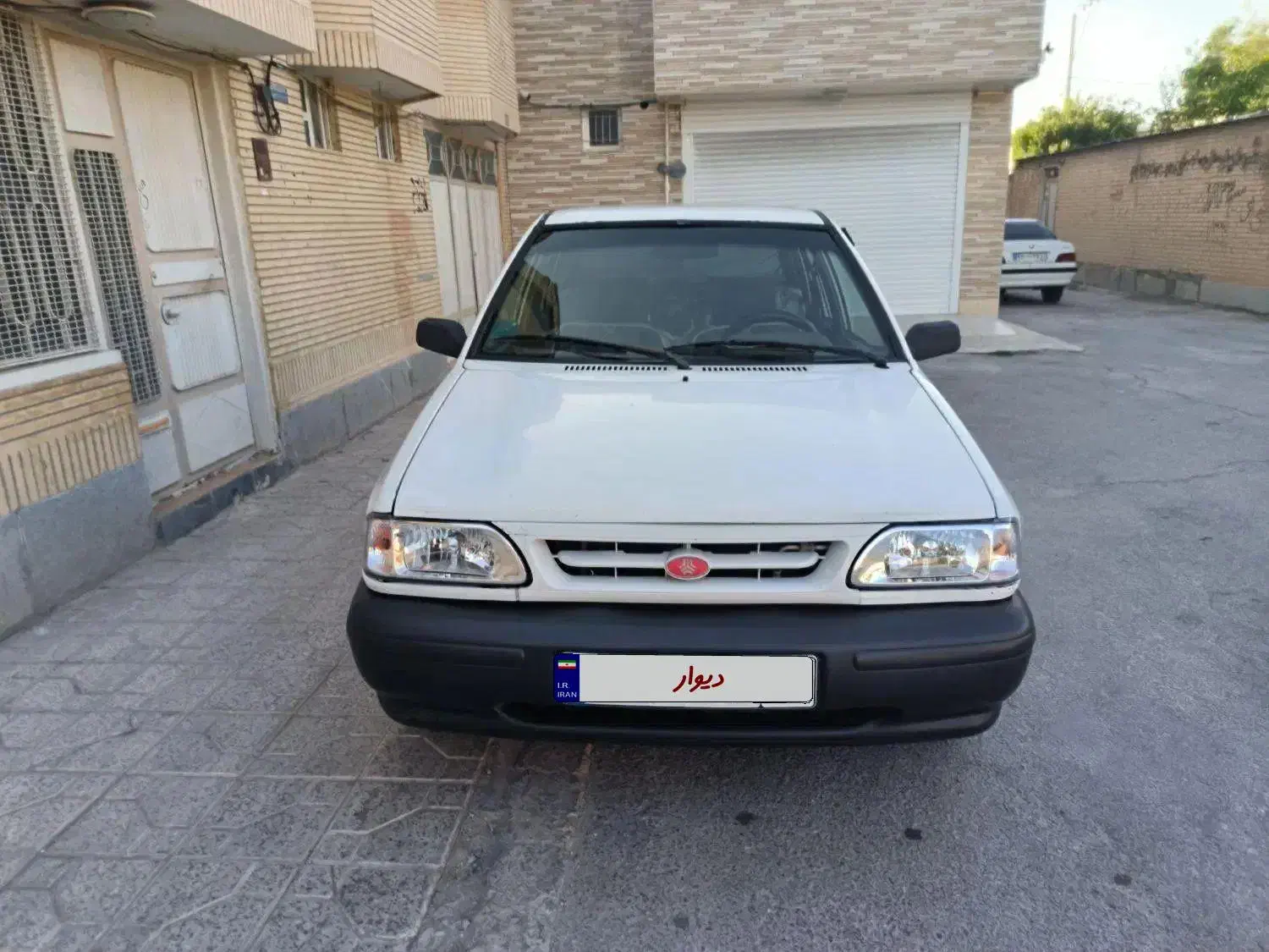 پراید سفید مدل 1383 دوگانه دستی تمیز درحد|خودرو سواری و وانت|بروجن, |دیوار