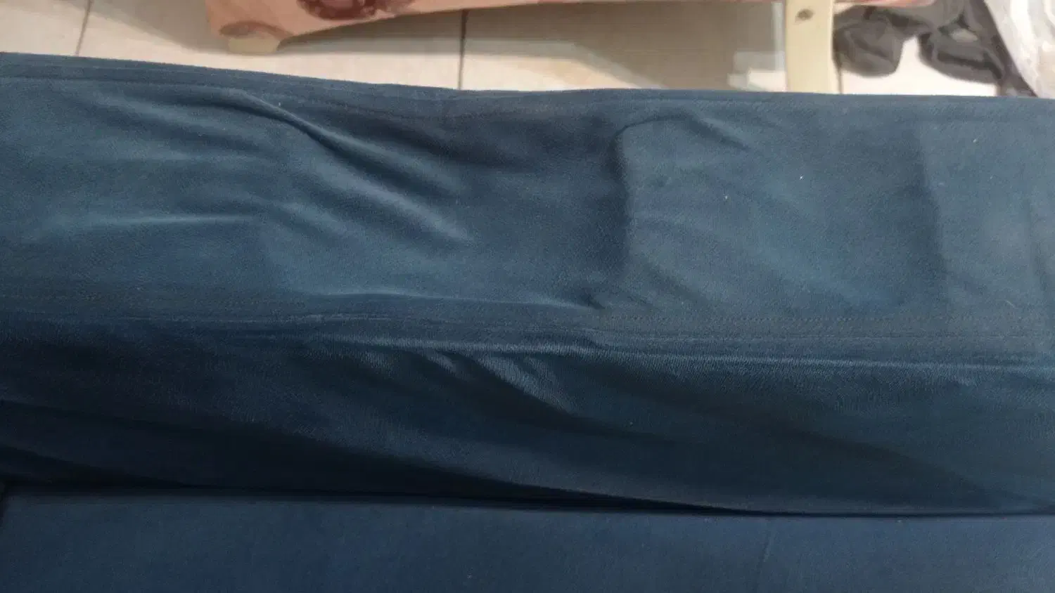 نیم ست ۵ نفره  و میز وسط|مبلمان خانگی و میز عسلی|رشت, کاکتوس|دیوار