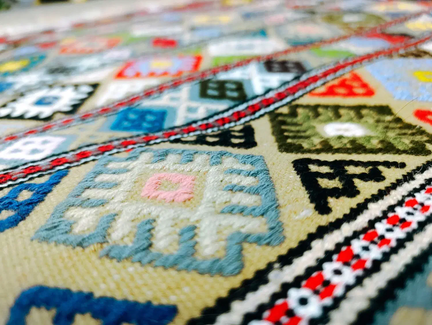 «گلیم دست بافت»|گلیم، جاجیم، گبه|یزد, |دیوار