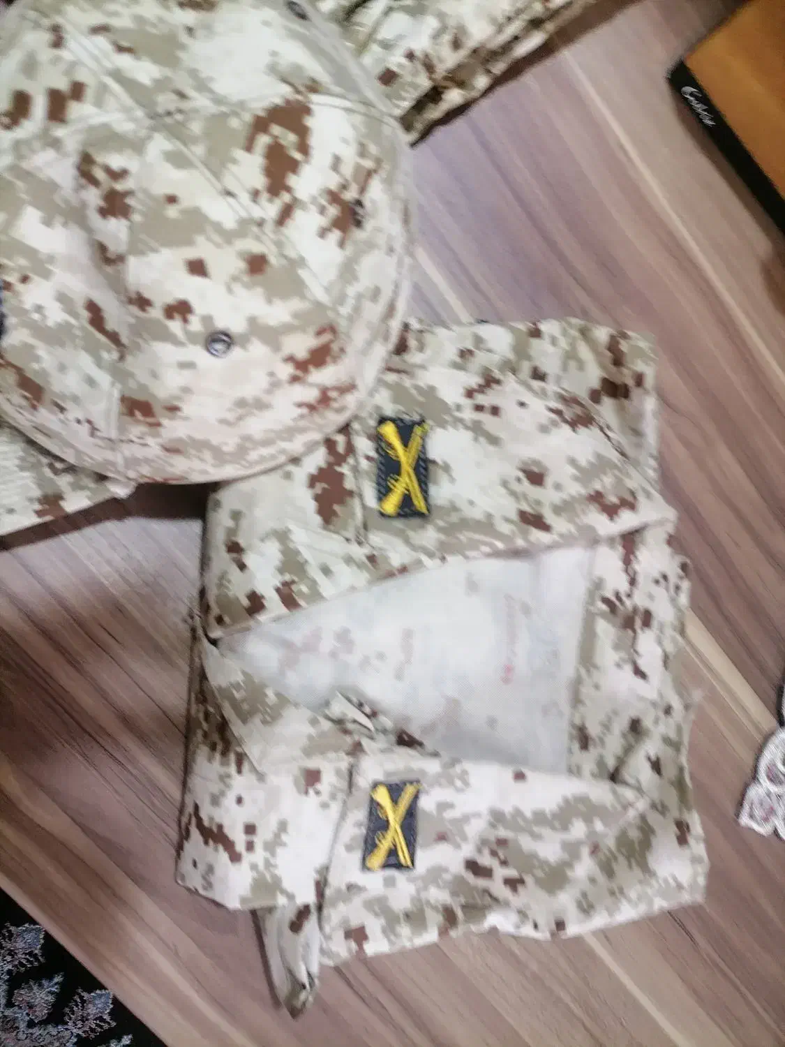 لباس سربازی نیروی زمینی نو|لباس|رشت, دیانتی|دیوار