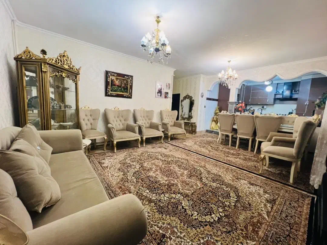 تمامی مبل ناهار خوری لوستر و بوفه در این عکس فروشی|میز و صندلی غذاخوری|میاندوآب, |دیوار