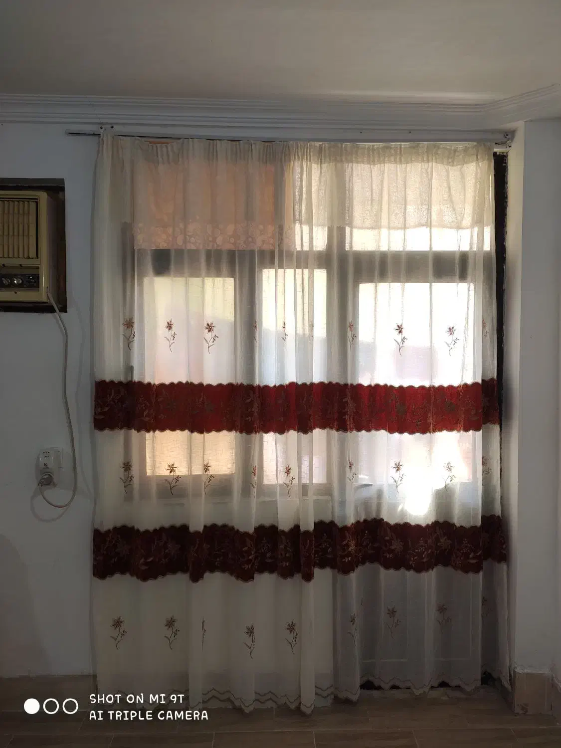 دو عدد پرده حریر مخمل باف سالم|پرده، رانر، رومیزی|بندرعباس, |دیوار