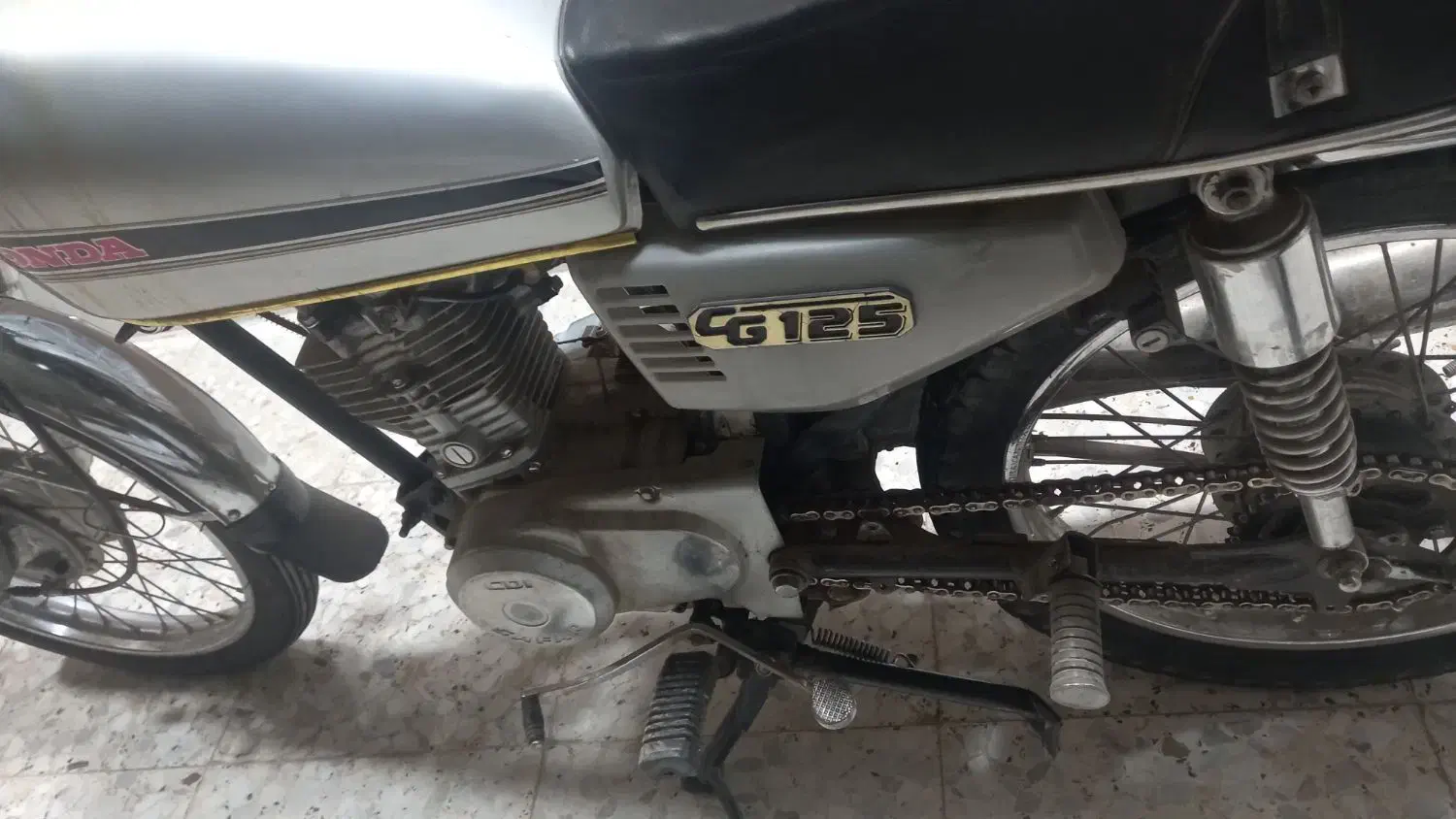 موتور هوندا سی جی نقره ای|موتورسیکلت|سبزوار, پاسداران|دیوار