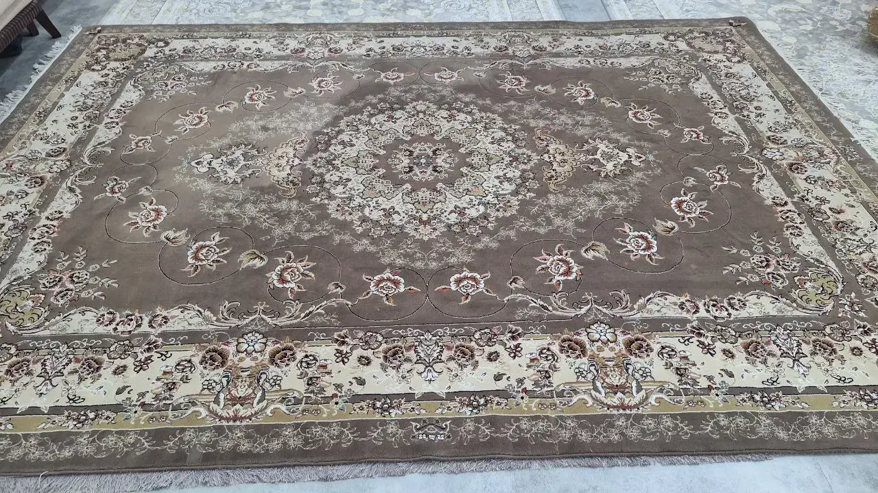 ۹متری جفت گردویی|فرش|ساوه, |دیوار