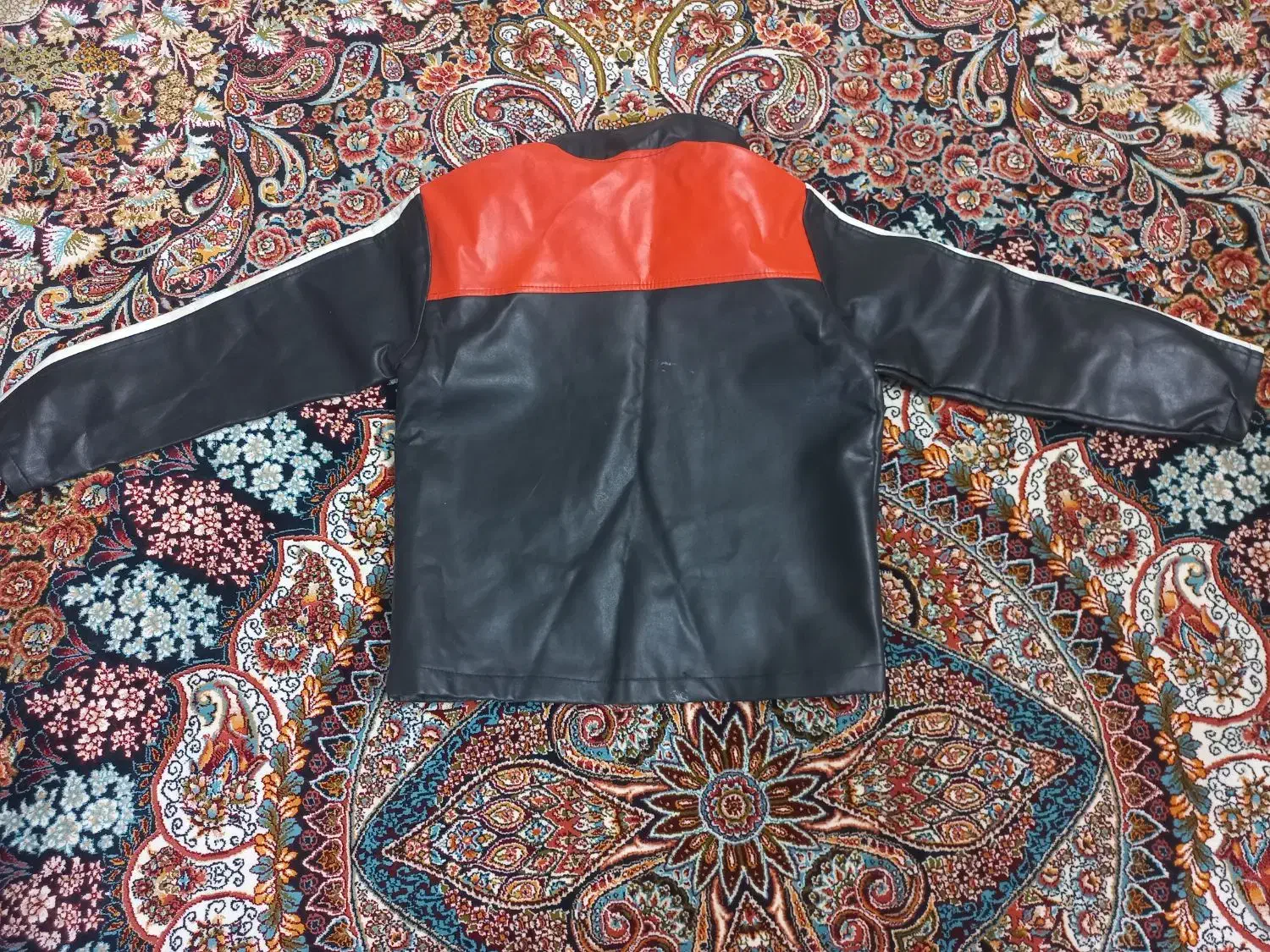 کافشن چرم و هودی لی|کفش و لباس بچه|قم, شهر قائم|دیوار