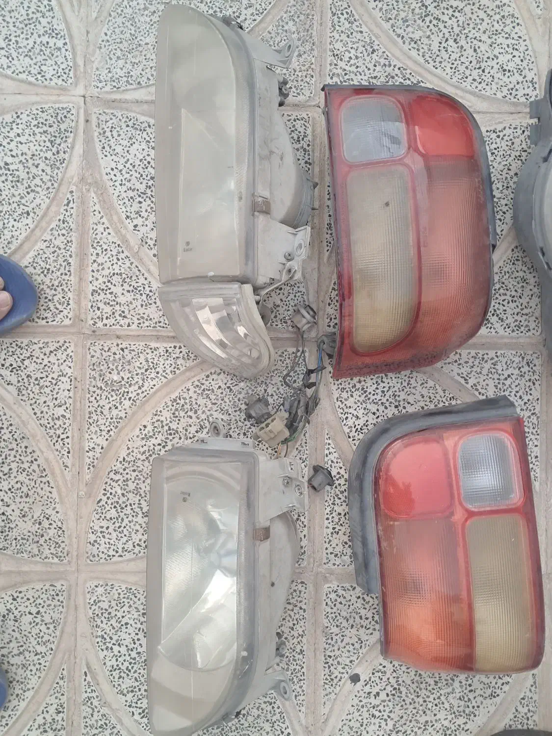 تعدادی چراغ پراید ۱۳۲ و ۱۳۱ عقب و جلو|قطعات یدکی و لوازم جانبی|قرچک, زیبا شهر|دیوار