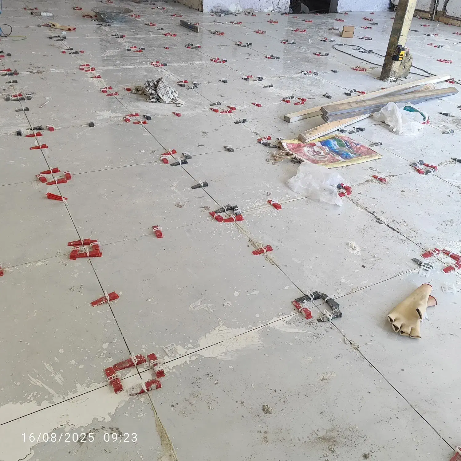 استا.بناهستم کاشی کار.سرامیک کارقیمت مناسب|خدمات پیشه و مهارت|بم, |دیوار