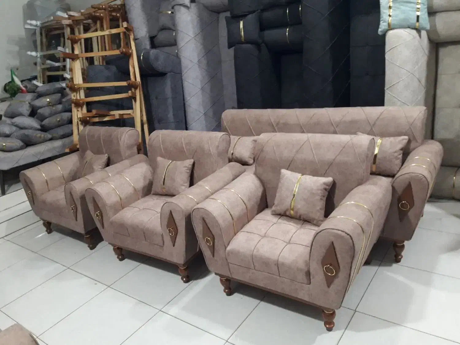 -توایــدی مبلمان رویایی شما،باکیفیتی بی‌نظیر// مبل|مبلمان خانگی و میز عسلی|قم, ولیعصر|دیوار