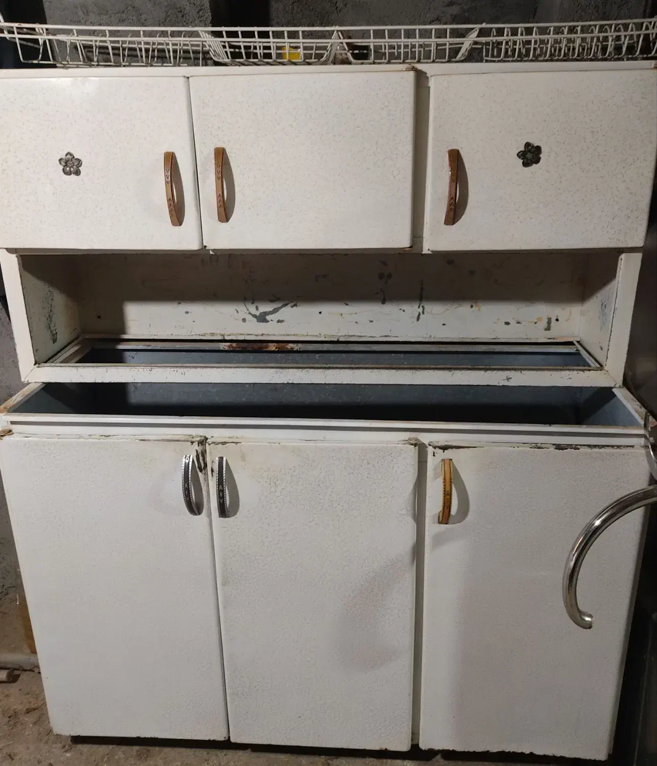 کابینت|آبچکان و نظمدهنده ظروف|صحنه, |دیوار