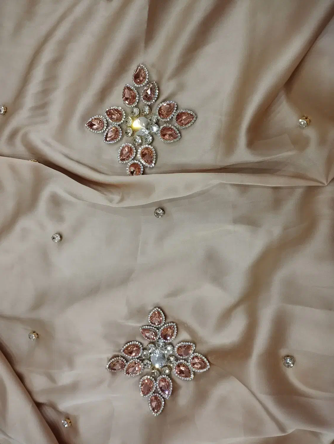 پارچه جواهر دوزی|لباس|زاهدان, |دیوار