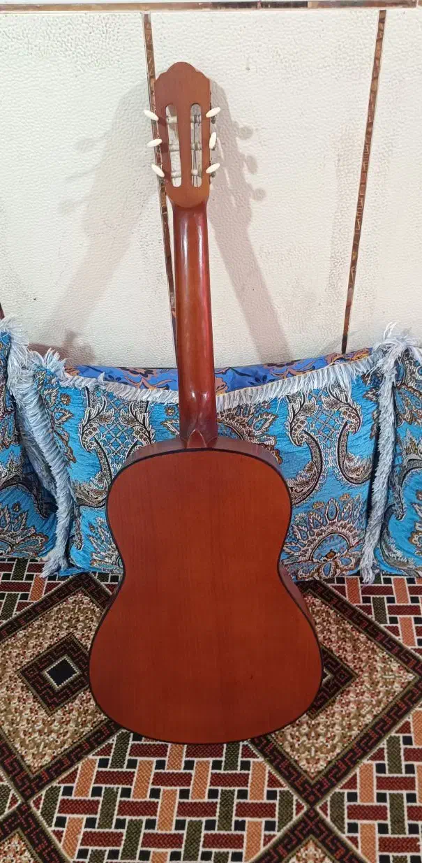 معاوضه با عود|گیتار، بیس، امپلیفایر|میناب, |دیوار