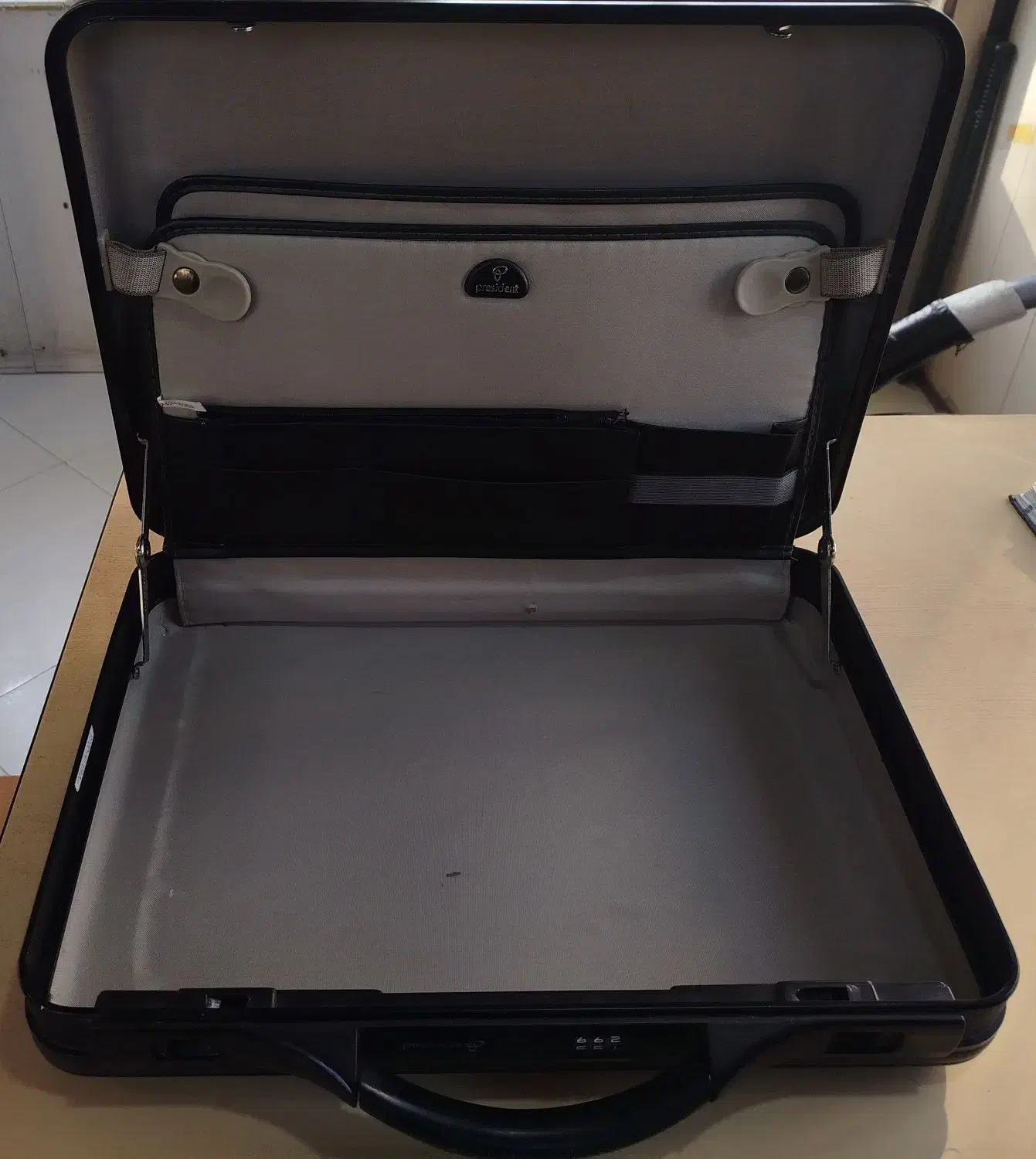 کیف سامسونت|کیف، کفش، کمربند|قم, نخودی|دیوار