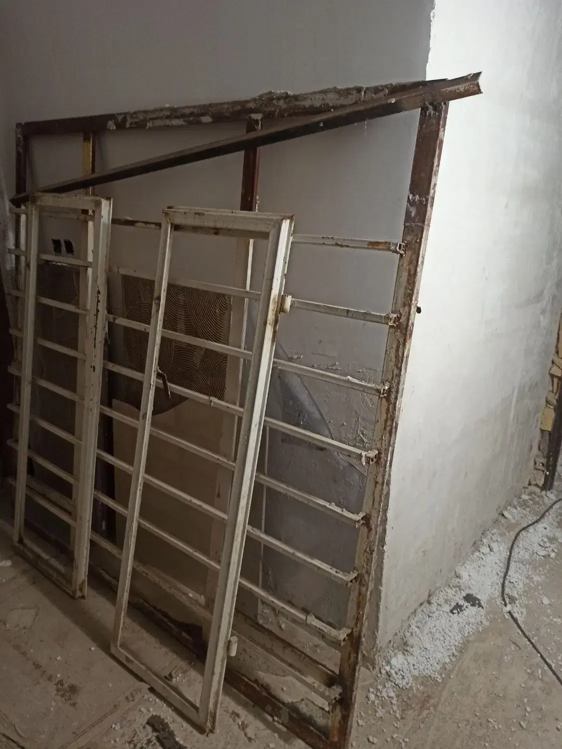 درب پنجره اهنی|حراج|مشهد, شهید علی محمدی|دیوار