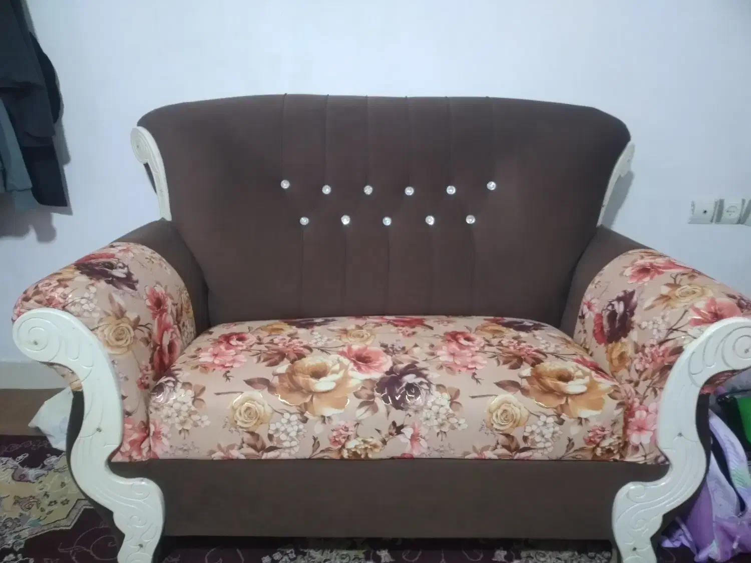 مبل ۷نفره|مبلمان خانگی و میز عسلی|رشت, جماران|دیوار