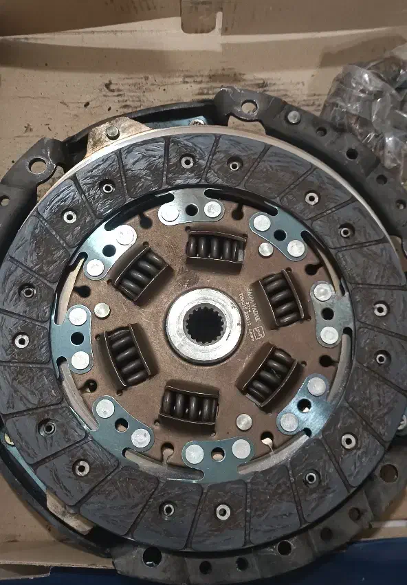 صفحه کلاچ کوییک شرکتی کاملا در حد نو 215|قطعات یدکی و لوازم جانبی|پرند, فاز ۶|دیوار