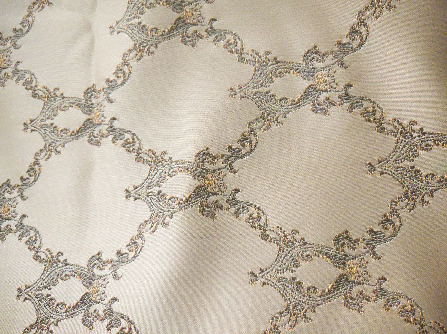 پارچه مبلی ساتن درجه 1|مبلمان خانگی و میز عسلی|اصفهان, جلالیه|دیوار