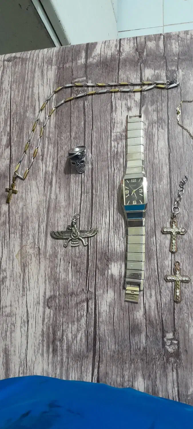 عینک.ساعت.چاقو.انگشتر.پلاک و جویز|بدلیجات|فولادشهر, B4|دیوار