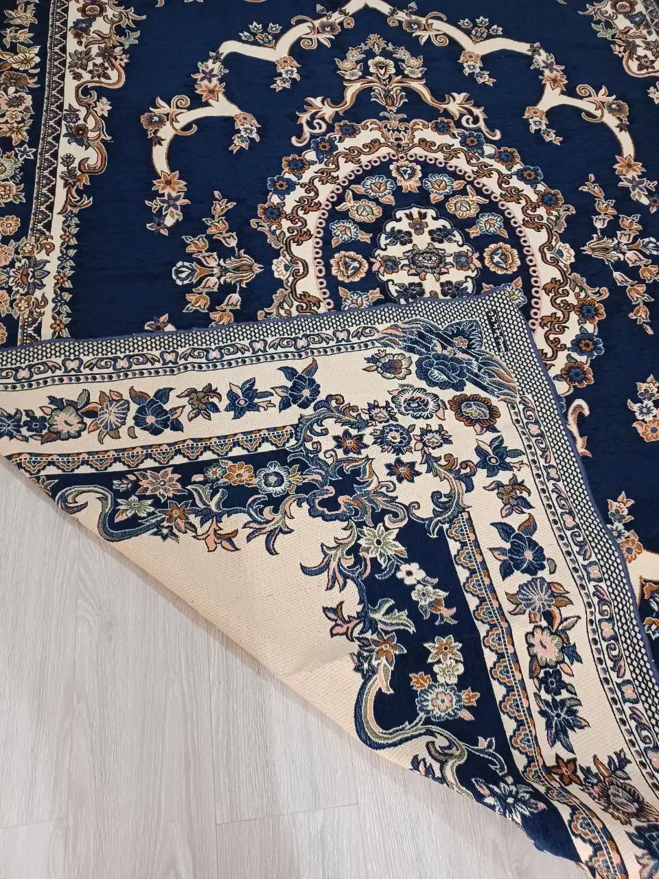 روفرشی مخمل سورمه ای|روفرشی|همدان, |دیوار