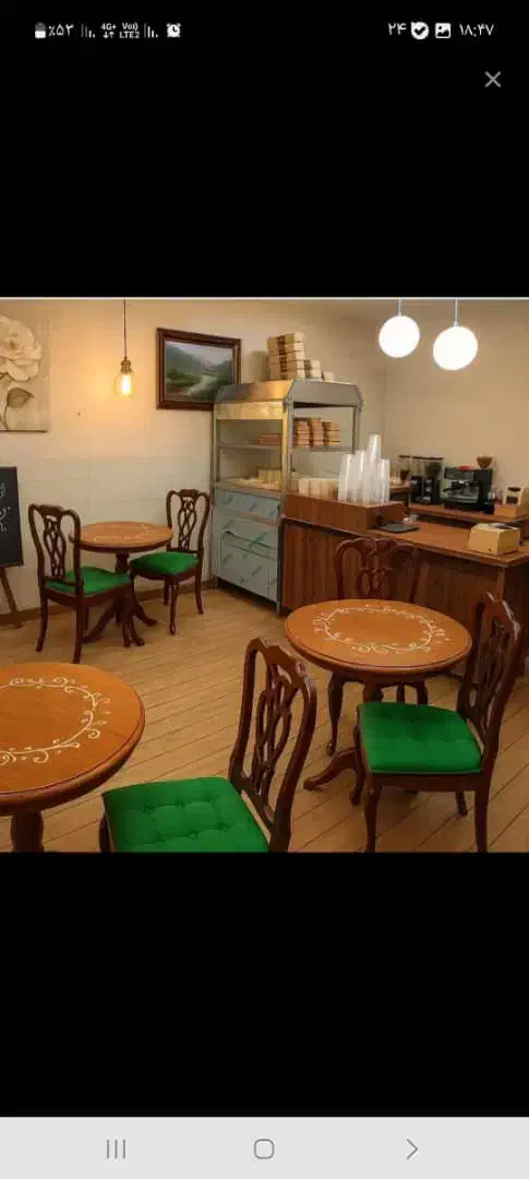 صندلی چوبی آنتیک با نشیمن پارچه ای شیک|صندلی و نیمکت|رودهن, |دیوار