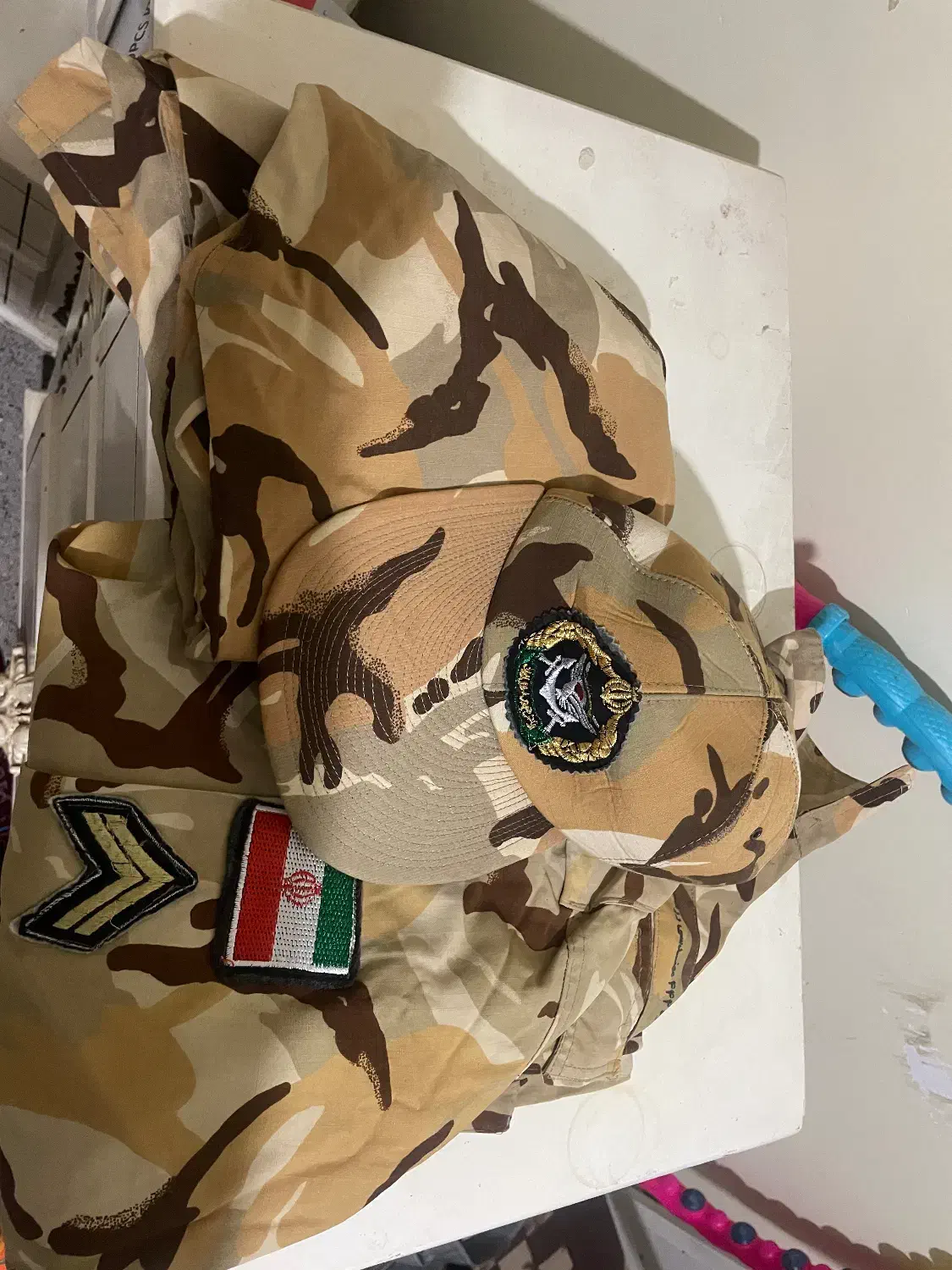 پلیور و پوتین و لباس سربازی|لباس|طرقبه, |دیوار